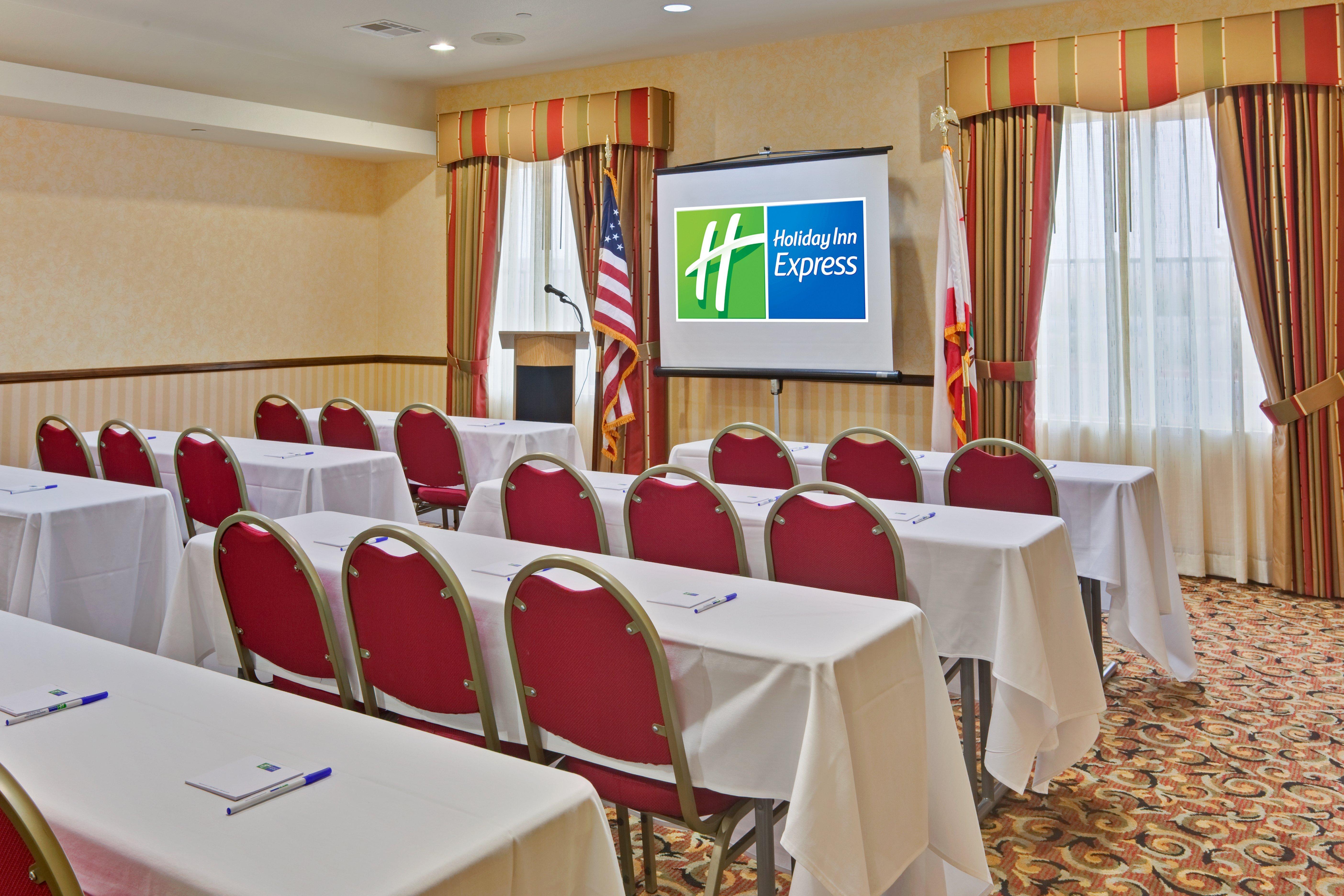 Holiday Inn Express & Suites Beaumont - Oak Valley By Ihg Exterior foto