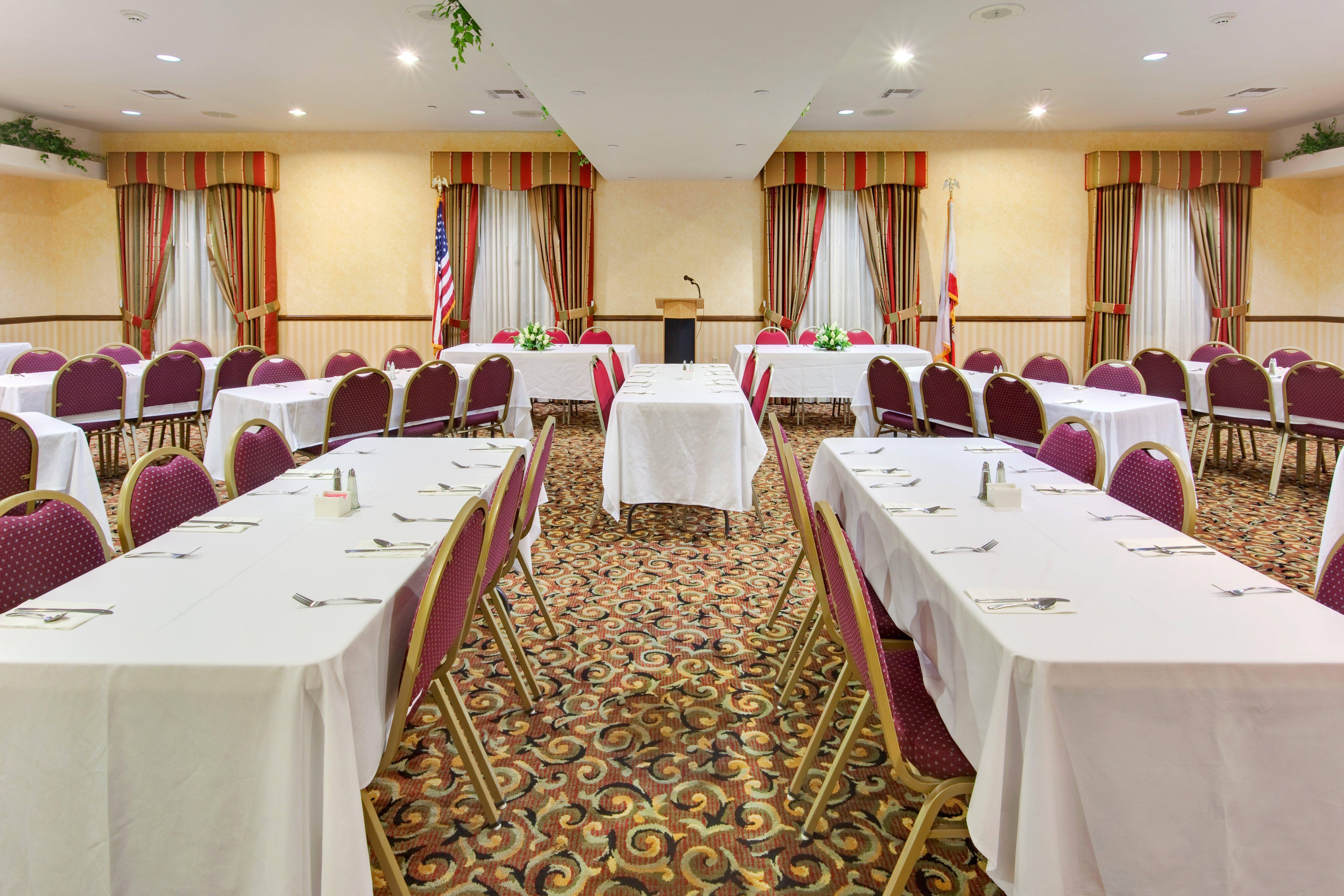 Holiday Inn Express & Suites Beaumont - Oak Valley By Ihg Exterior foto